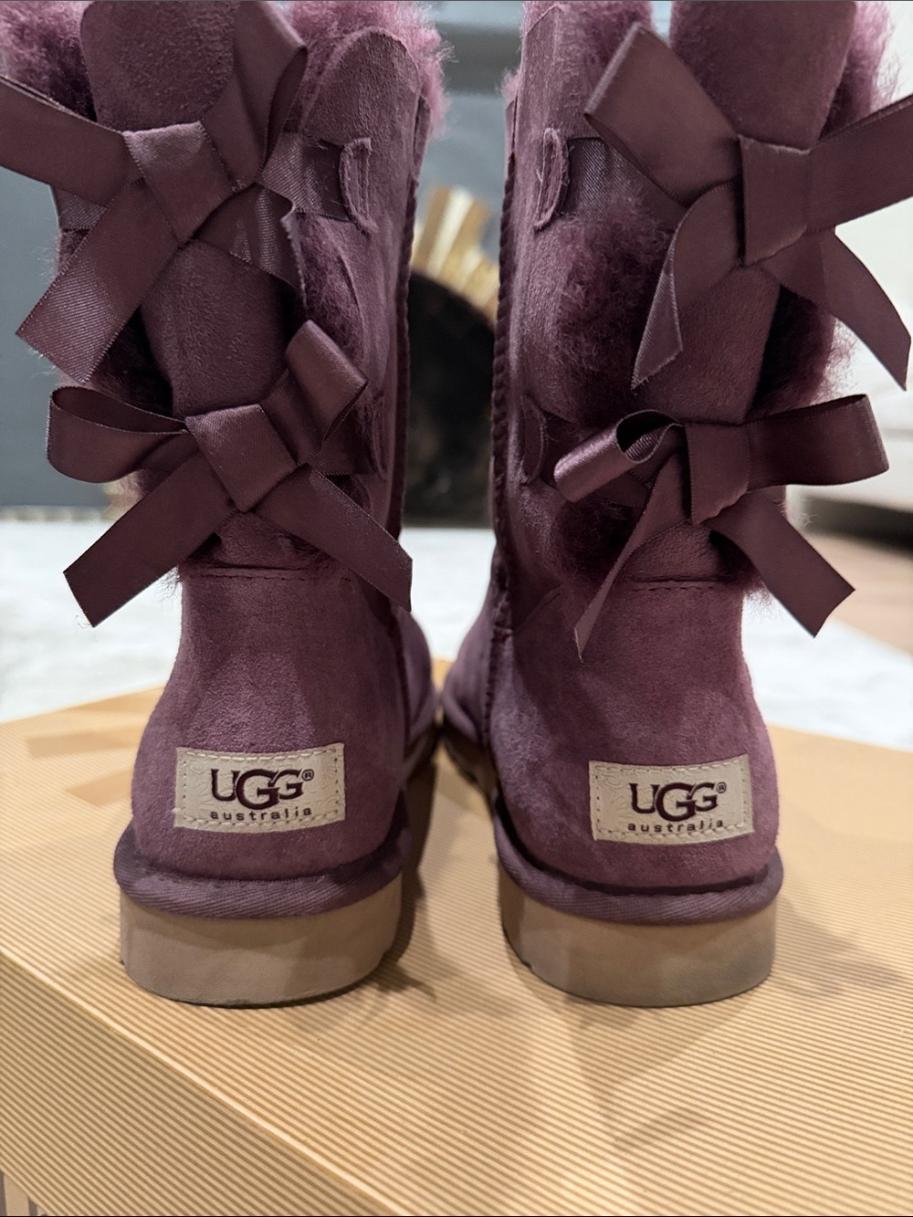 UGG Women's Short Bow Boot in Plum - Picture 4 of 10